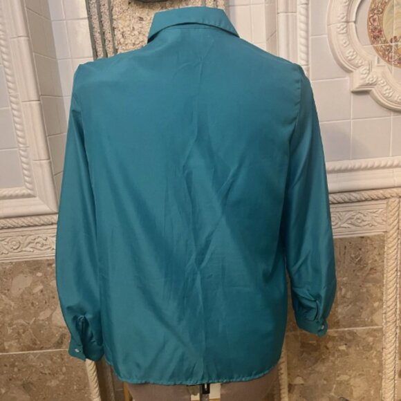 Separate Issue. Size 1X-2X. Teal Poly Long Sleeve. Button Cuff. Pleated. B125 - Picture 5 of 6